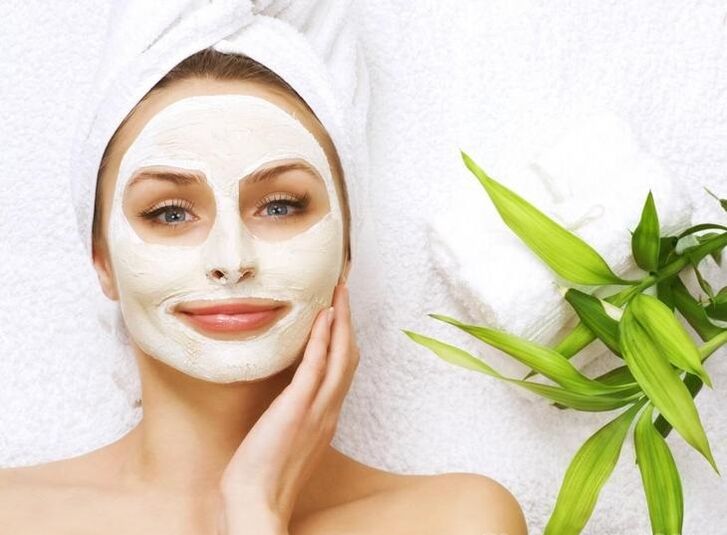 جلد کی تجدید کے لئے چہرے کا ماسک